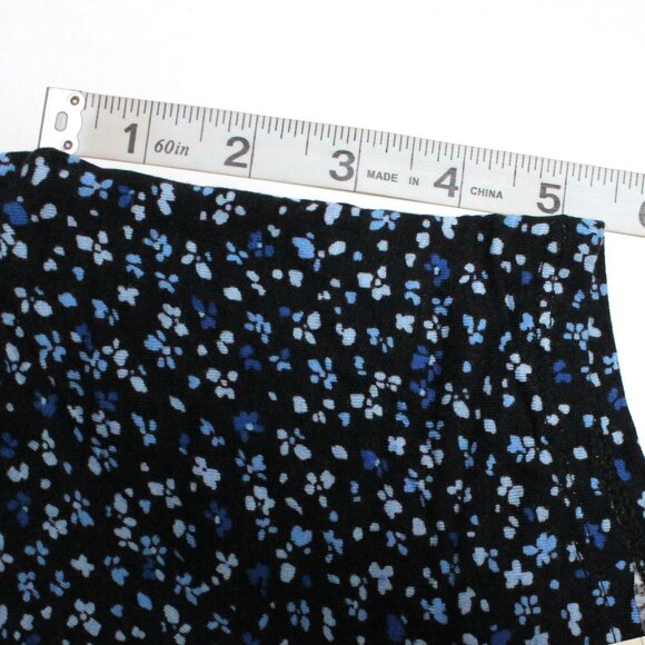 Women's 2 Piece Large Pajama Set - Short Sleeve Top - Mid Length Style Bottoms - Picture 5 of 11